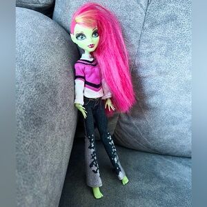 Monster High Ghoul Spirit Venus McFlytrap G1 Collectible